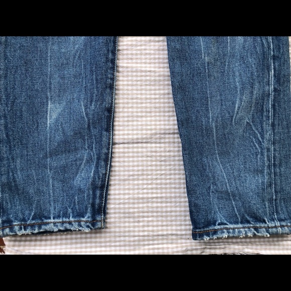 Levi’s straight leg, slight high rise, distressed jeans - Picture 6 of 10